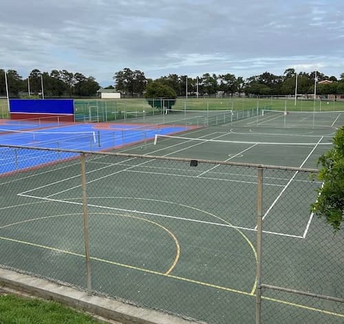 BELLVILLE HOËRSKOOL - School building exterior