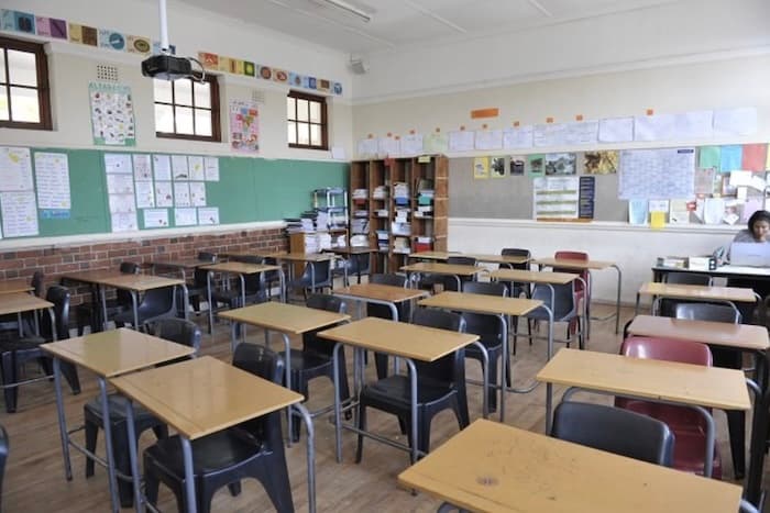 SEA POINT HIGH SCHOOL - School building exterior