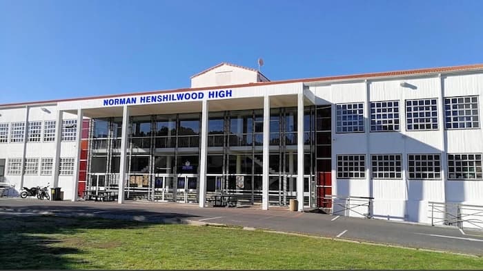 NORMAN HENSHILWOOD HIGH SCHOOL - School building exterior