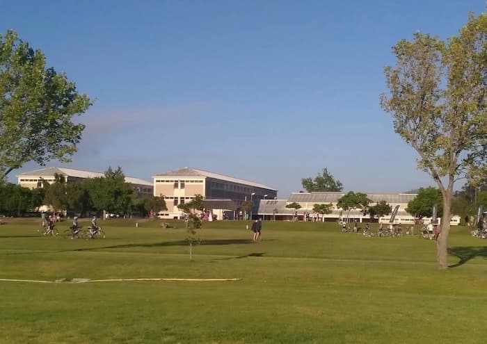 STELLENBOSCH HOËRSKOOL - School building exterior