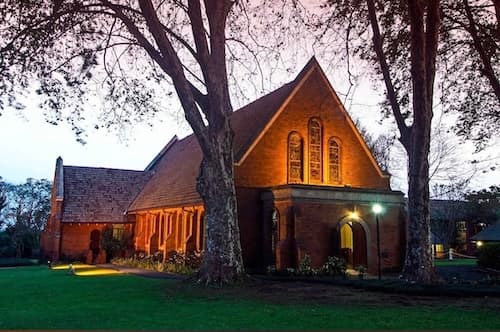 KEARSNEY COLLEGE - School building exterior