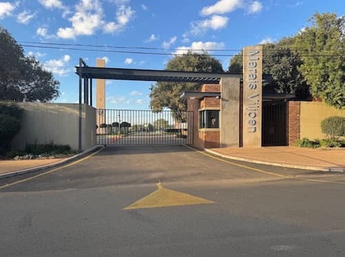 MARAIS VILJOEN HIGH SCHOOL - School building exterior